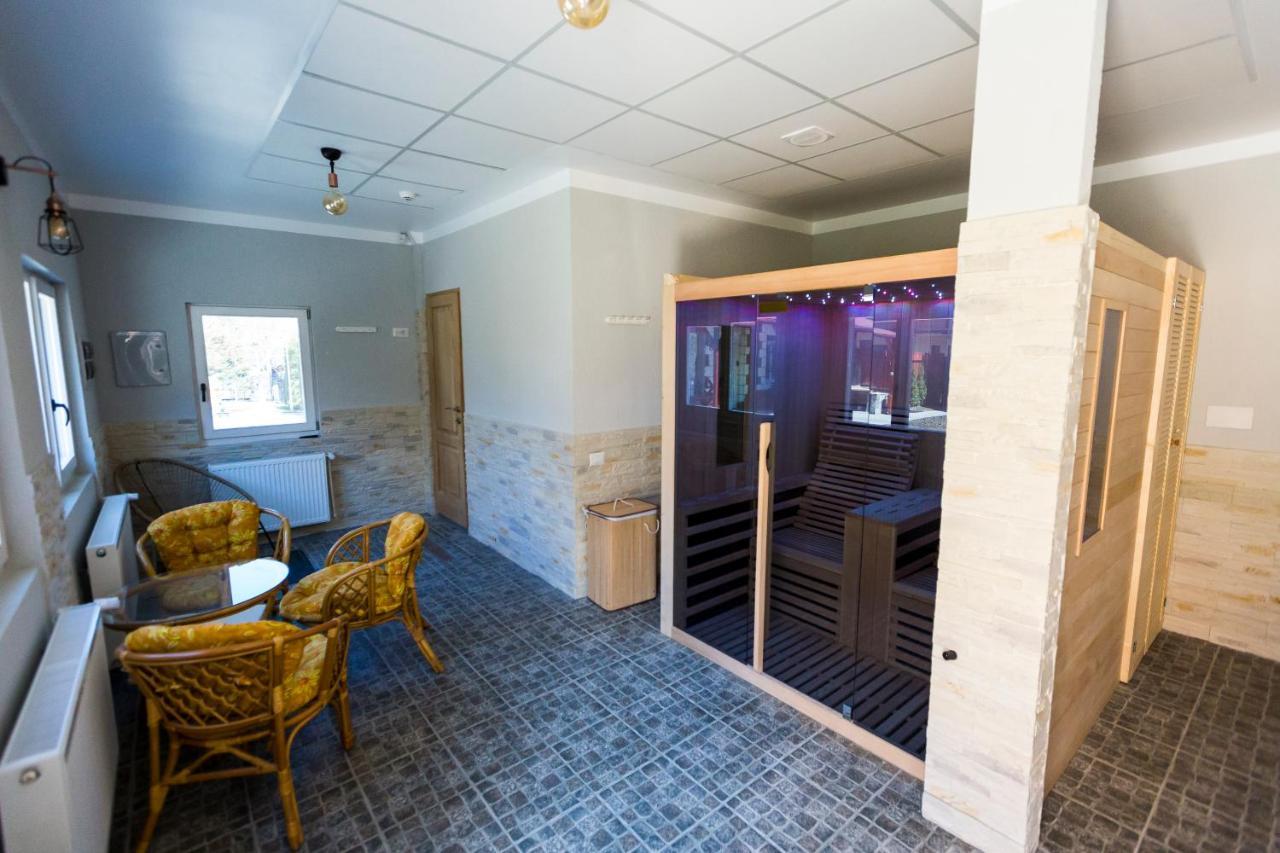 Royal Inn Busteni-Adults Only Ngoại thất bức ảnh