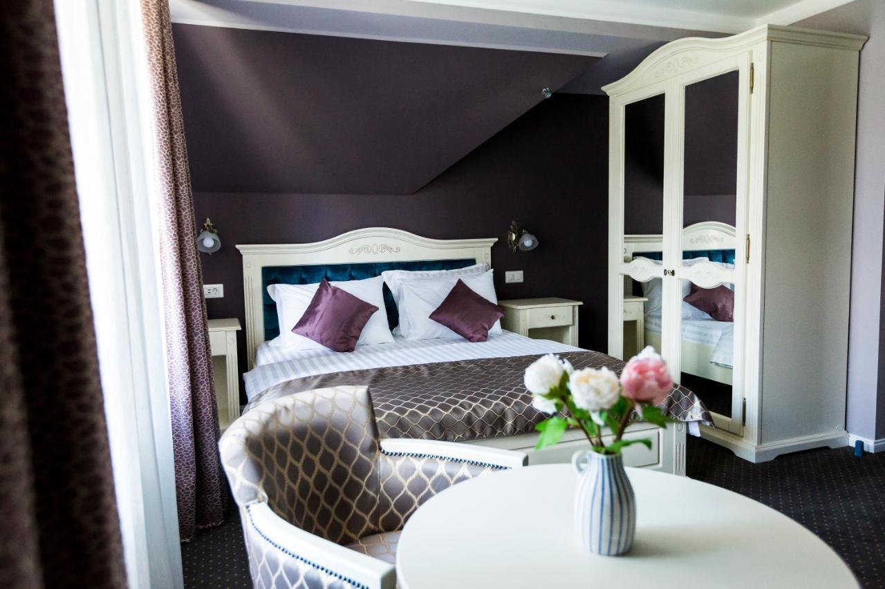 Royal Inn Busteni-Adults Only Ngoại thất bức ảnh