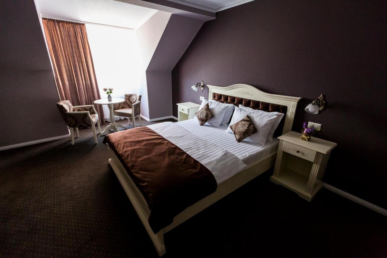 Royal Inn Busteni-Adults Only Ngoại thất bức ảnh