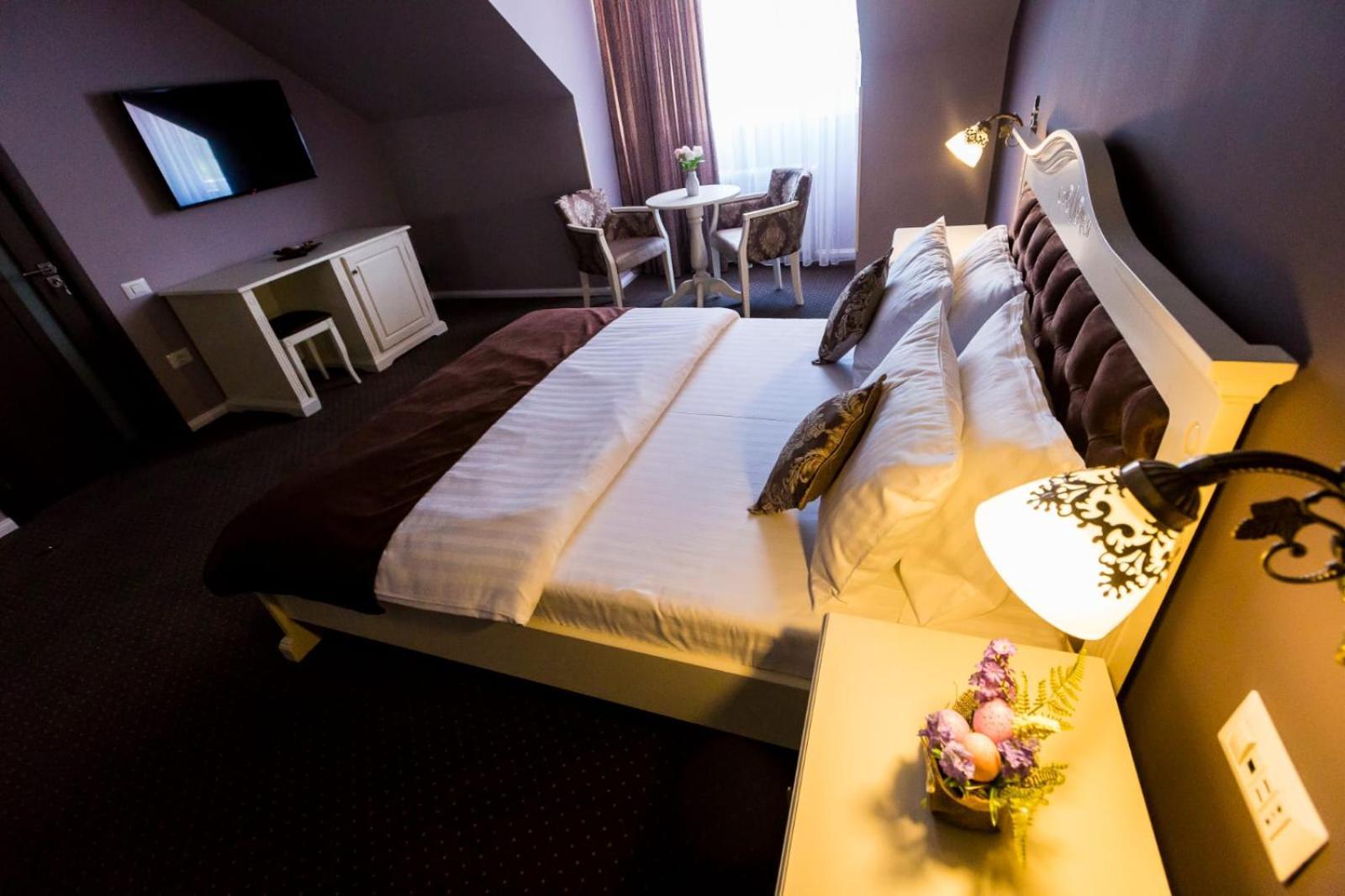 Royal Inn Busteni-Adults Only Ngoại thất bức ảnh