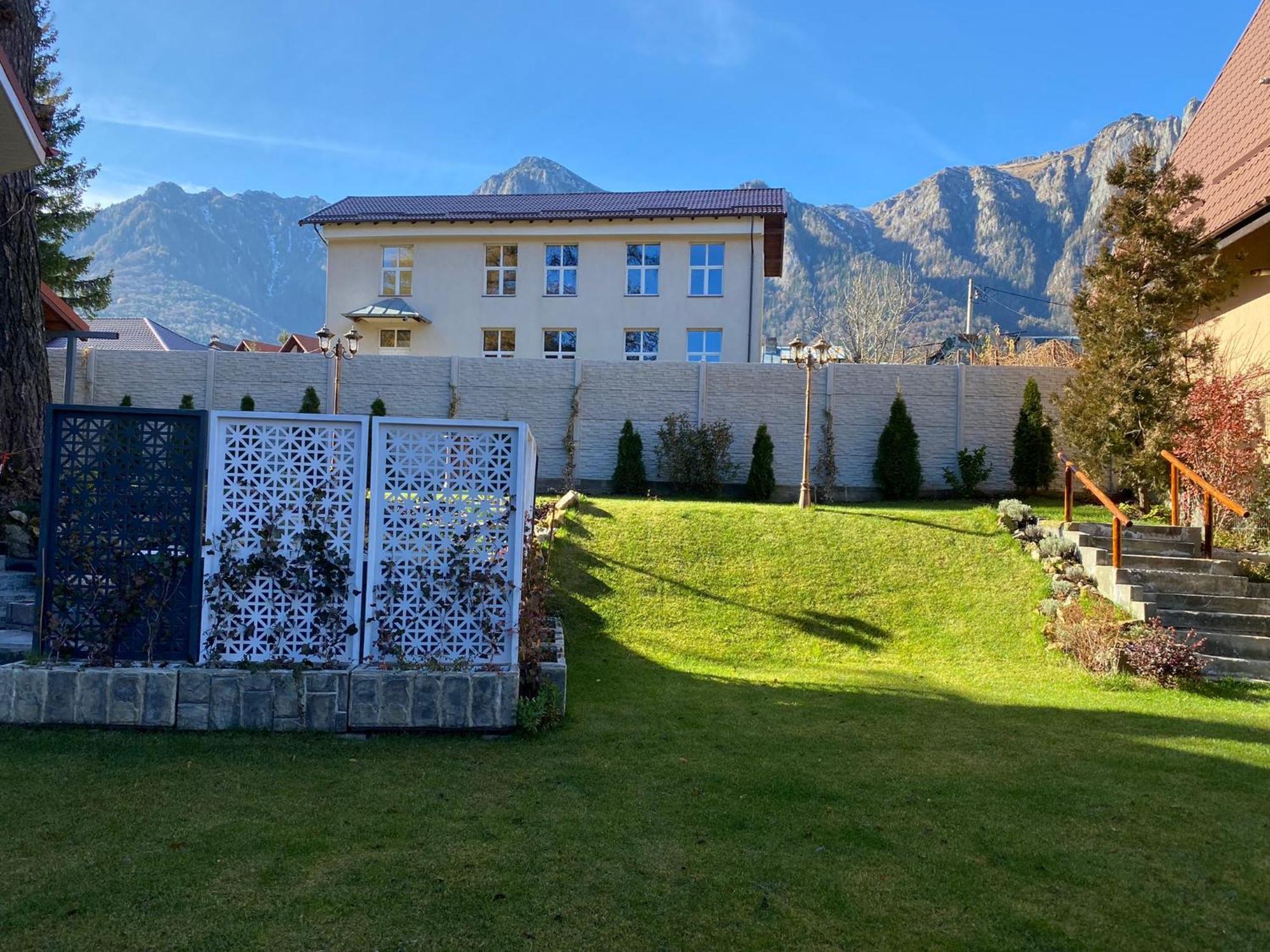 Royal Inn Busteni-Adults Only Ngoại thất bức ảnh